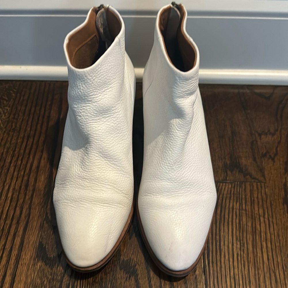 Seychelles white leather Ankle Boots Women’s Size 7.5
